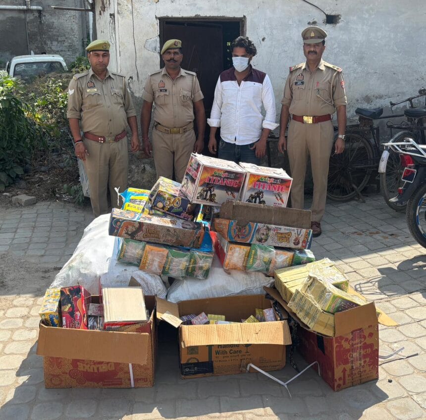 दादरी में दिवाली से पहले पुलिस का बड़ा एक्शन, लाखों के अवैध पटाखों के साथ एक गिरफ्तार