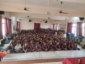  बादलपुर में मिशन शक्ति फेज-5: ACP दीक्षा सिंह ने छात्राओं को सिखाए सुरक्षा और आत्मनिर्भरता के गुर, 'गुड टच-बैड टच' पर किया जागरूक