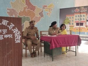 बादलपुर में मिशन शक्ति फेज-5: ACP दीक्षा सिंह ने छात्राओं को सिखाए सुरक्षा और आत्मनिर्भरता के गुर, 'गुड टच-बैड टच' पर किया जागरूक