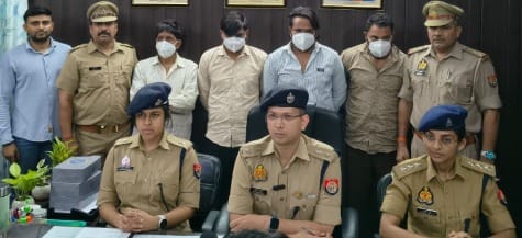 नोएडा: पूर्व सैनिकों के ECHS कार्ड पर 'फर्जी' मरीज भर्ती कराता था गिरोह, अस्पतालकर्मी और D-Pharma होल्डर समेत 4 गिरफ्तार