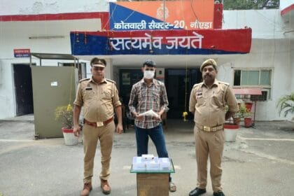 नोएडा: चोरी की अपाचे बाइक पर करता था मोबाइल स्नैचिंग, 12 मुकदमों का आरोपी शातिर बदमाश गिरफ्तार