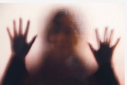 रिश्तों को शर्मसार करती हैवानियत: दादरी में दिवाली पर घर आई DU छात्रा से पिता ने किया बलात्कार का प्रयास, माँ ने बचाया; आरोपी फरार