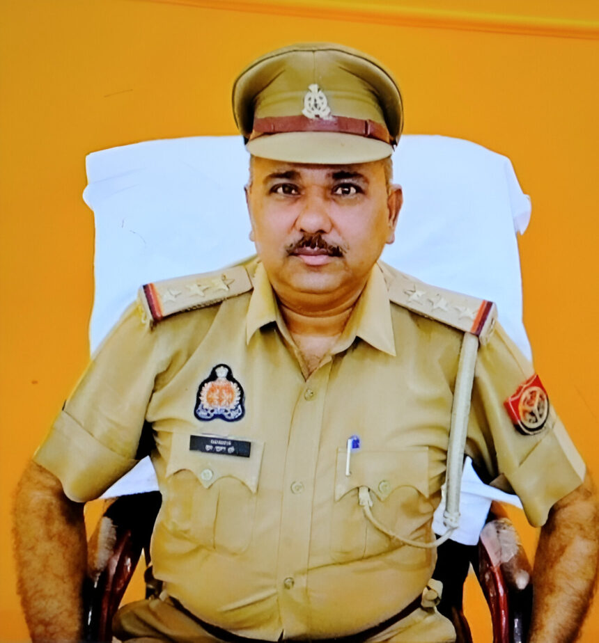 नोएडा: हूटर बजाने पर बीजेपी नेता के बेटे पर कार्रवाई, थाना प्रभारी ध्रुव भूषण दुबे लाइन हाजिर