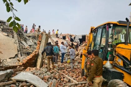 Greater Noida:  रबूपुरा के नगला हुकम सिंह गांव में बीनिर्माणाधीन मकान का लेंटर गिरा, 4 मजदूरों की मौत, 2 घायल; बिल्डर पर गैर-इरादतन हत्या का केस दर्ज