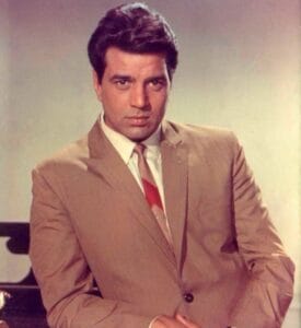  धर्मेंद्र का आखिरी संदेश क्या था? बेटे सनी-बॉबी समेत पूरा परिवार गम में, जुहू निवास पर जुटे फैंस,पहली शादी, हेमा मालिनी से दूसरा विवाह और देओल परिवार की विरासत: जानें अनसुने किस्से