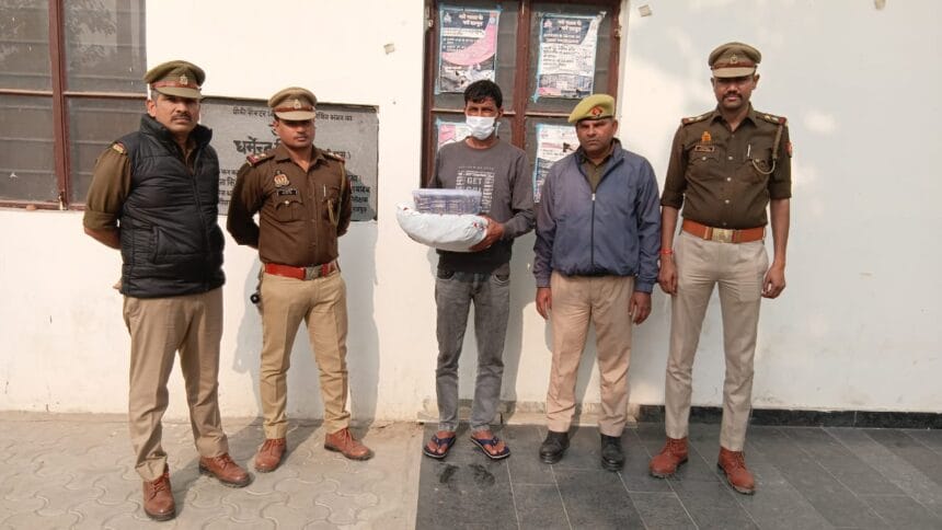 लखनावली का 25 हजारी बदमाश गिरफ्तार: नोएडा पुलिस ने दबोचा, भारी मात्रा में गांजा और 1.40 लाख कैश बरामद