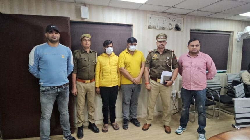 नोएडा में 'जॉब रैकेट' का भंडाफोड़: फर्जी कॉल सेंटर संचालक सहित 2 अरेस्ट, महिला कर्मचारियों को 1 महीने बाद हटाने की थी साजिश