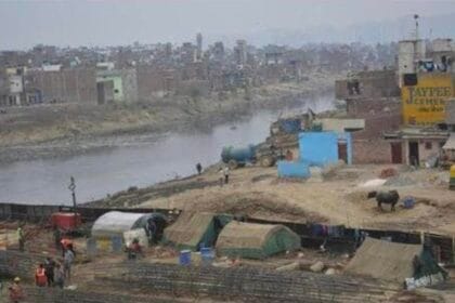 नोएडा: यमुना-हिंडन डूब क्षेत्र में 2000 अवैध फार्म हाउसों पर चलेगा बुलडोजर! CEO ने DM को पत्र लिख 'ज्वाइंट टास्क फोर्स' बनाने का दिया निर्देश