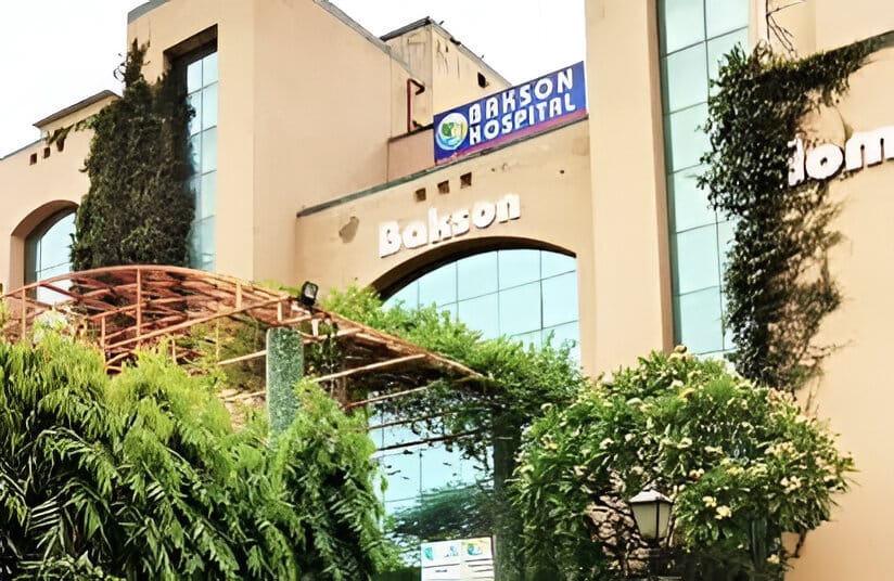 Greater Noida: डॉक्टर की भयानक लापरवाही! महिला के पेट में छोड़ दिया आधा मीटर कपड़ा, डेढ़ साल तक तड़पती रही पीड़िता, अब 6 पर FIR