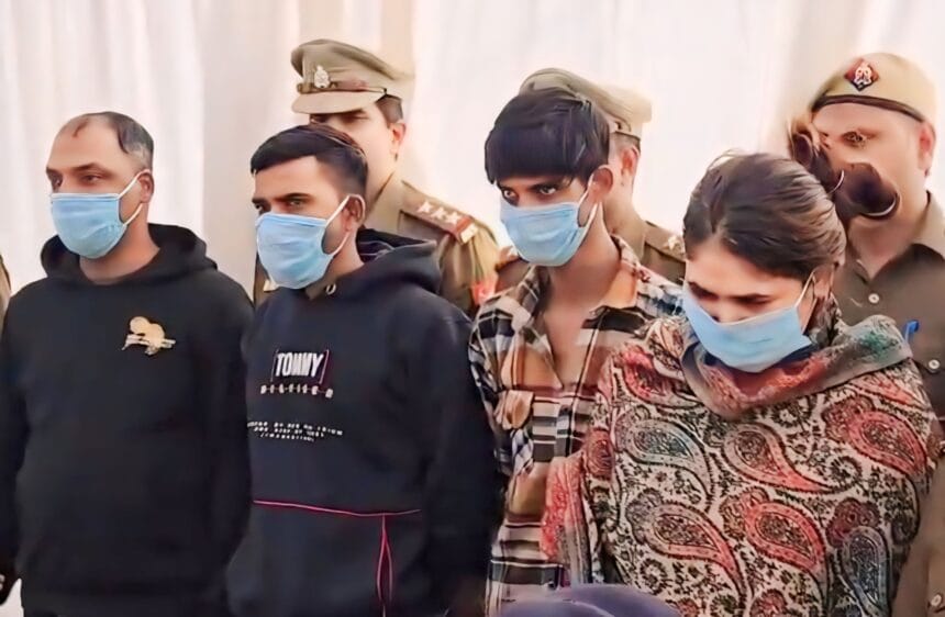 Noida News: नोएडा में 'फैमिली गैंग' का भंडाफोड़, पति-पत्नी और साले ने मिलकर शहर में मचाया था कोहराम, 20 लाख का सामान बरामद