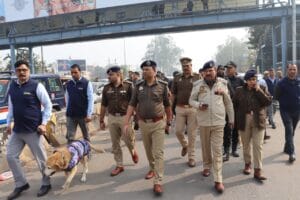  Noida News: नोएडा के कई स्कूलों को बम से उड़ाने की धमकी: ई-मेल से मचा हड़कंप, जांच में सभी सूचनाएं निकलीं फर्जी