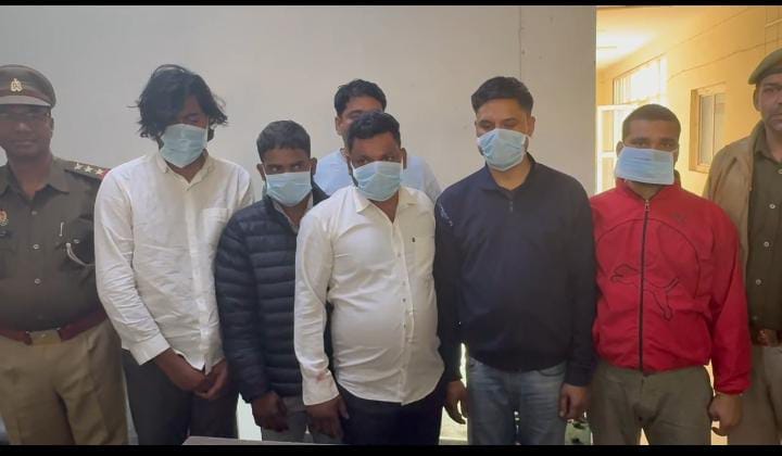 Noida News: नोएडा में लूट की झूठी कहानी रचकर कंपनी के लाखों डकारने वाला ड्राइवर गिरफ्तार, पुलिस ने किया सनसनीखेज खुलासा