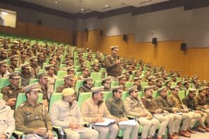 नोएडा में नए कानूनों से मजबूत होगी न्याय प्रणाली: पुलिस आयुक्त लक्ष्मी सिंह ने उपनिरीक्षकों को दिया विशेष प्रशिक्षण, उत्कृष्ट कार्य के लिए 9 दरोगा पुरस्कृत