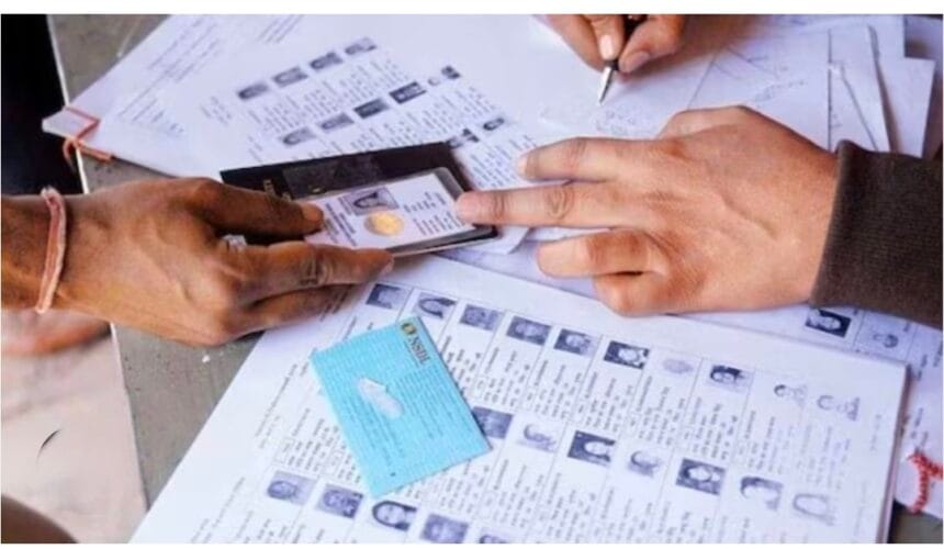 Greater Noida News: गौतमबुद्ध नगर मतदाता पुनरीक्षण अभियान, 1.30 लाख नाम कटे, सिर्फ 66% ने जमा किए गणना प्रपत्र