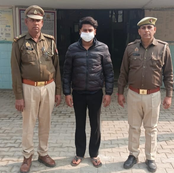 Greater Noida News: दादरी के नगला चमरू गांव में हर्ष फायरिंग: तीसरा आरोपी निक्की गिरफ्तार, पिता की लाइसेंसी पिस्टल का हुआ था इस्तेमाल