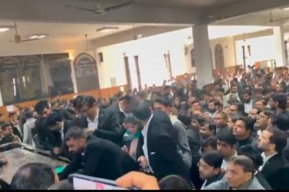 गौतमबुद्ध नगर बार एसोसिएशन चुनाव: पहले दिन अध्यक्ष और सचिव पद समेत 17 दिग्गजों ने भरा पर्चा, चुनावी सरगर्मी तेज