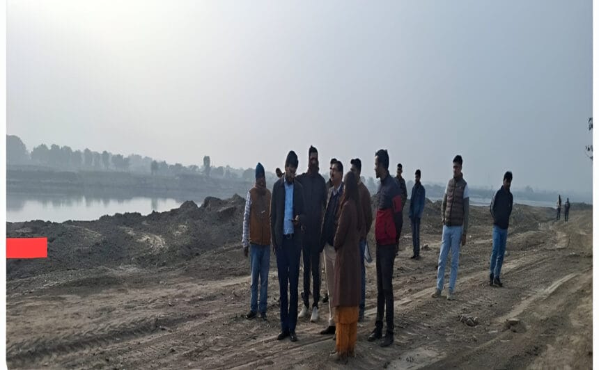 गौतमबुद्धनगर बड़ी कार्रवाई: पट्टा क्षेत्र से बाहर नदी की जलधारा में अवैध खनन, प्रशासन ने लगाया 5 लाख का जुर्माना; एक महीने में 33 वाहनों पर भी एक्शन