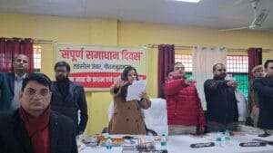Gautam Buddha Nagar: जिलाधिकारी मेधा रूपम ने जेवर में सुनीं जन-समस्याएं; नशा मुक्ति और बाल विवाह रोकने की दिलाई शपथ
