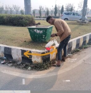 Greater Noida: नोएडा हादसे से जागा ग्रेटर नोएडा प्राधिकरण; CEO का सख्त आदेश&mdash;3 दिन में भरें सड़कें के गड्ढे, लापरवाही पर नपेंगे अधिकारी