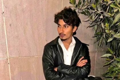 ग्रेटर नोएडा: हॉस्टल की चौथी मंजिल से कूदकर बीटेक छात्र ने दी जान, पिता को भेजी गई थी शराब पीते हुए वीडियो