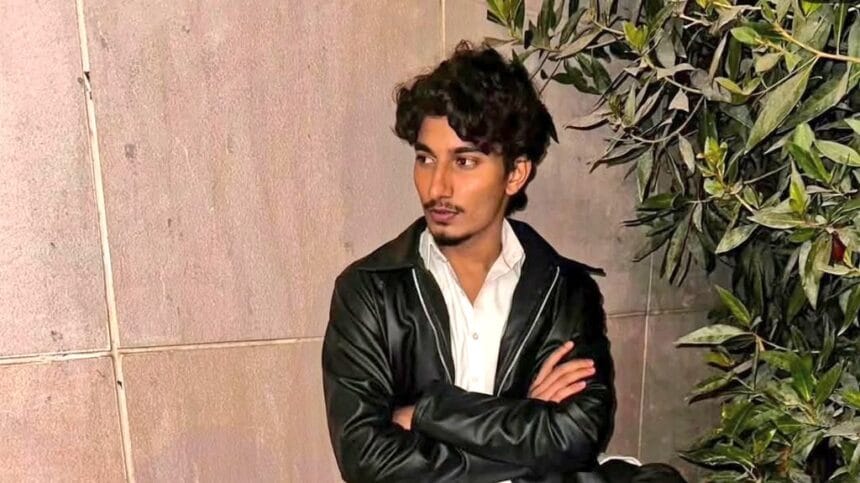 ग्रेटर नोएडा: हॉस्टल की चौथी मंजिल से कूदकर बीटेक छात्र ने दी जान, पिता को भेजी गई थी शराब पीते हुए वीडियो