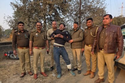 बिसरख मुठभेड़: ग्रेटर नोएडा वेस्ट में बुजुर्ग महिला से चेन लूटने वाला बदमाश घायल, एनकाउंटर के बाद दबोचा