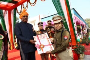 गौतमबुद्धनगर पुलिस लाइंस में 77वें गणतंत्र दिवस की धूम: राज्यमंत्री जसवंत सैनी और CP लक्ष्मी सिंह ने दी सलामी, पुलिसकर्मी पदकों से सम्मानित