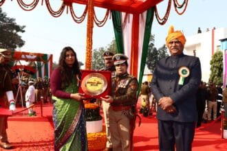 गौतमबुद्धनगर पुलिस लाइंस में 77वें गणतंत्र दिवस की धूम: राज्यमंत्री जसवंत सैनी और CP लक्ष्मी सिंह ने दी सलामी, पुलिसकर्मी पदकों से सम्मानित