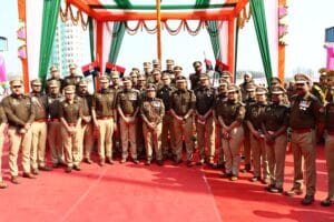 गौतमबुद्धनगर पुलिस लाइंस में 77वें गणतंत्र दिवस की धूम: राज्यमंत्री जसवंत सैनी और CP लक्ष्मी सिंह ने दी सलामी, पुलिसकर्मी पदकों से सम्मानित