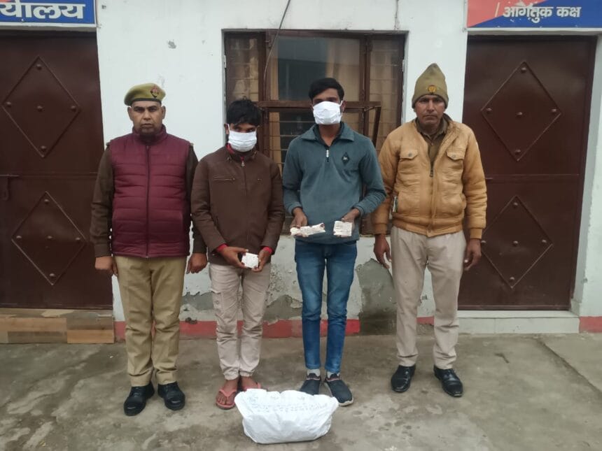 दनकौर में चोरी की वारदात का पर्दाफाश: दुकान की खिड़की तोड़कर तांबा चोरी करने वाले शातिर 'चौनी' और 'भोलू' को दबोचा