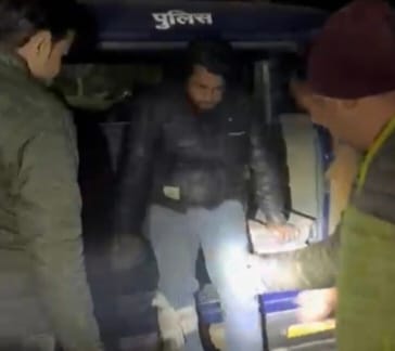 Greater Noida Encounter: इकोटेक-3 पुलिस की इनामी बदमाश से मुठभेड़; 25 हजार का इनामी दानिश गोली लगने से घायल, चोरी की बाइक और तमंचा बरामद