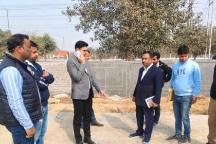 Greater Noida: नोएडा हादसे से जागा ग्रेटर नोएडा प्राधिकरण; CEO का सख्त आदेश—3 दिन में भरें सड़कें के गड्ढे, लापरवाही पर नपेंगे अधिकारी