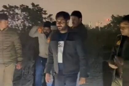 ग्रेटर नोएडा: इकोटेक-3 पुलिस और लुटेरे के बीच मुठभेड़; लाल मिर्च गिरोह का सरगना अजय नाथ गोली लगने से घायल, चोरी की बाइक व तमंचा बरामद