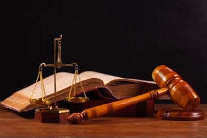 नोएडा प्राधिकरण का एक्शन: सरकारी जमीन पर अवैध निर्माण करने वाले 13 लोगों पर FIR दर्ज, भू-माफियाओं में हड़कंप