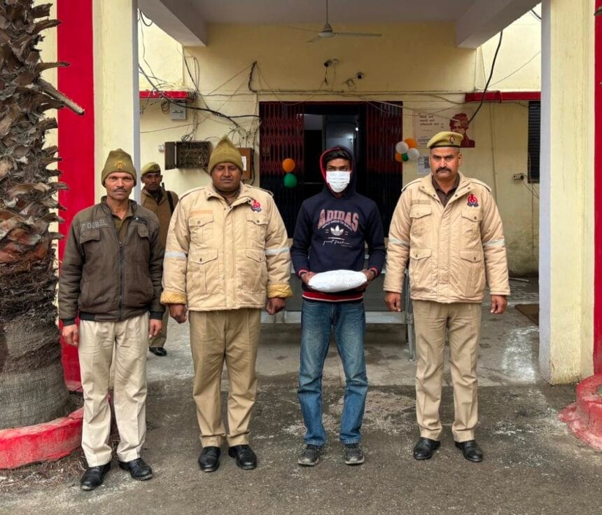 Greater Noida: दादरी में नशे के सौदागर पर पुलिस का प्रहार; 1 किलो 100 ग्राम गांजे के साथ प्रशांत गिरफ्तार, पहले भी जा चुका है जेल
