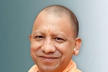 UP: संपत्ति छिपाने वाले 68,000 सरकारी कर्मचारियों पर गिरी गाज, योगी सरकार ने रोका जनवरी का वेतन