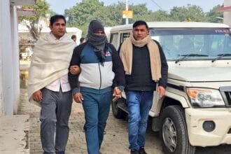 गाजियाबाद: 50 हजार की रिश्वत लेते निवाड़ी SHO जयपाल सिंह रावत गिरफ्तार, मेरठ विजिलेंस टीम का बड़ा एक्शन