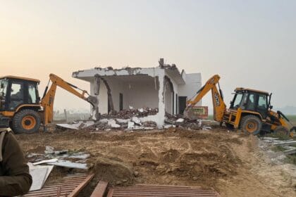 यमुना प्राधिकरण की बड़ी कार्रवाई: 1000 करोड़ की जमीन से हटा अवैध कब्जा, हेरिटेज सिटी में ध्वस्तीकरण,11 थानों की फोर्स और पीएसी रही तैनात