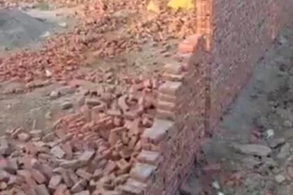 सिकंद्राबाद: कोर्ट में विचाराधीन जमीन पर कब्जे का आरोप, पीड़ित दलित युवक ने लगाई न्याय की गुहार; दबंगों पर बाउंड्री तोड़ने का आरोप