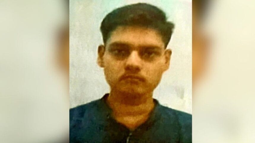 ग्रेटर नोएडा: धूममानिकपुर में 12वीं के छात्र ने खुद को मारी गोली, सुसाइड से पहले मोबाइल डेटा डिलीट कर तोड़ा लैपटॉप; रहस्य बनी मौत