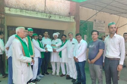 नोएडा: घरेलू गैस की किल्लत और कालाबाजारी के खिलाफ बीकेयू (भानु) का हल्लाबोल, सिटी मजिस्ट्रेट को सौंपा ज्ञापन