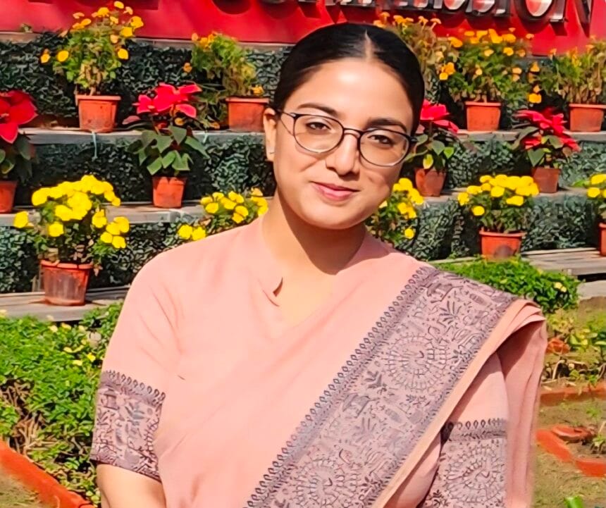 दादरी की बेटी मुस्कान बैसोया ने यूपीएससी में गाड़े सफलता के झंडे, ऑल इंडिया 771वीं रैंक लाकर सादोपुर गांव का नाम किया रोशन