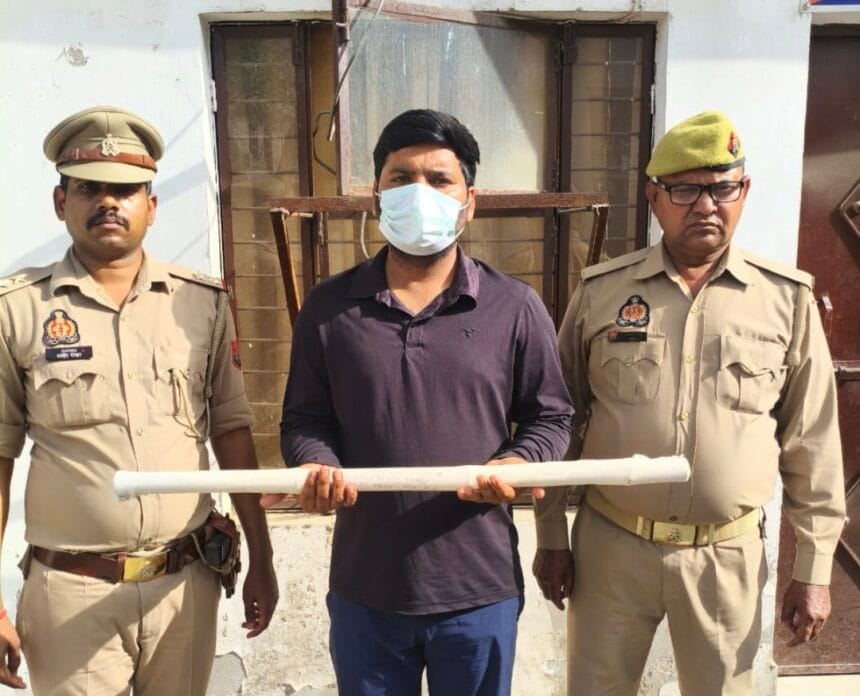 दनकौर: भाई के साथ मारपीट करने वाला वांछित आरोपी गिरफ्तार, पुलिस ने झाड़ियों से बरामद किया हमले में प्रयुक्त डंडा