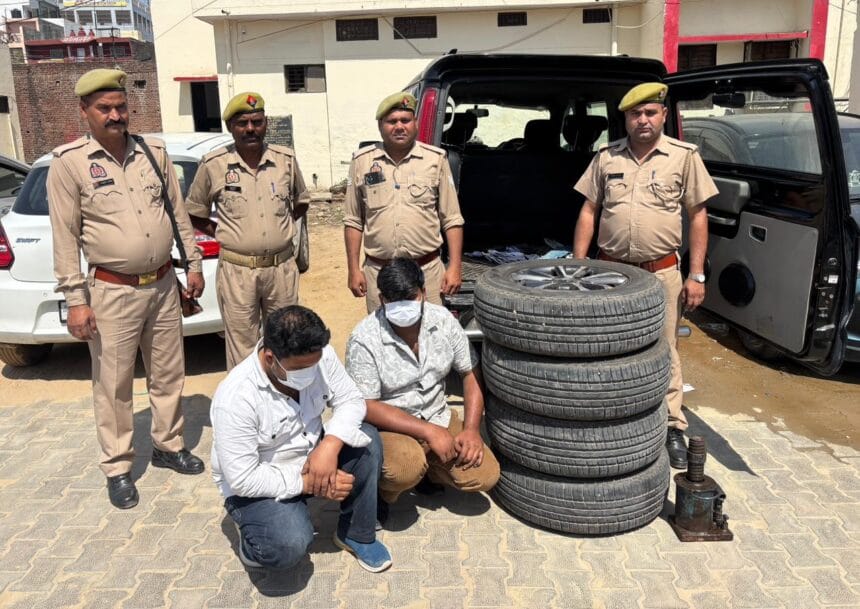 Greater Noida: स्कॉर्पियो के चारों टायर ले उड़े थे चोर, दादरी पुलिस ने घेराबंदी कर 2 को दबोचा; हथियार और कार बरामद