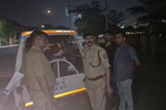 ग्रेटर नोएडा में एनकाउंटर: जगतफार्म से चेन लूटने वाला शातिर बदमाश मुठभेड़ में घायल; चोरी की अपाचे और सोने की चेन बरामद