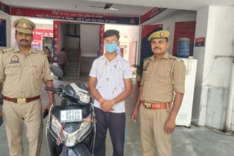 Noida News: राह चलती महिलाओं पर कैंची से हमला करने वाला 'सिरफिरा' गिरफ्तार, कॉर्पोरेट कंपनी में काम करता है आरोपी