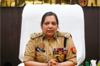 नोएडा पुलिस कमिश्नरेट में दादरी, बिसरख और दनकौर समेत 5 थानों के प्रभारी बदले; देखें लिस्ट