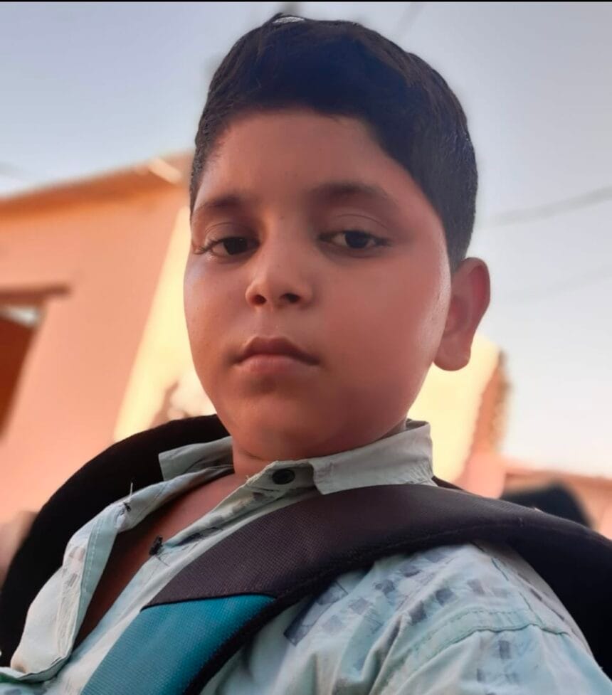 जेवर में सनसनी: 3 दिन से लापता 15 वर्षीय छात्र की नृशंस हत्या, रोही गांव के खाली मकान में मिला शव; निजी अंग काटे