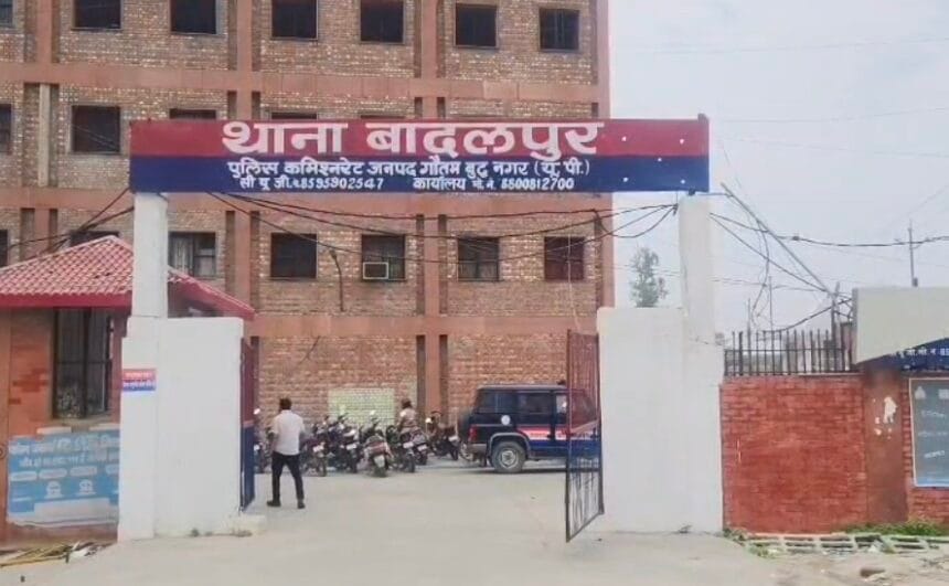 ग्रेटर नोएडा की रॉयल सिटी सोसाइटी में सनसनीखेज हत्याकांड: पड़ोसी युवकों ने 50 वर्षीय व्यक्ति को सरेआम मारी गोली, इलाज के दौरान मौत