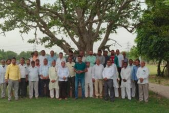 ग्रेटर नोएडा के 44 गांवों के किसानों का आर-पार का ऐलान: 10% आबादी प्लॉट के लिए 20 जुलाई से करेंगे अनशन, सत्ता पक्ष के नेताओं का विरोध करने की दी चेतावनी